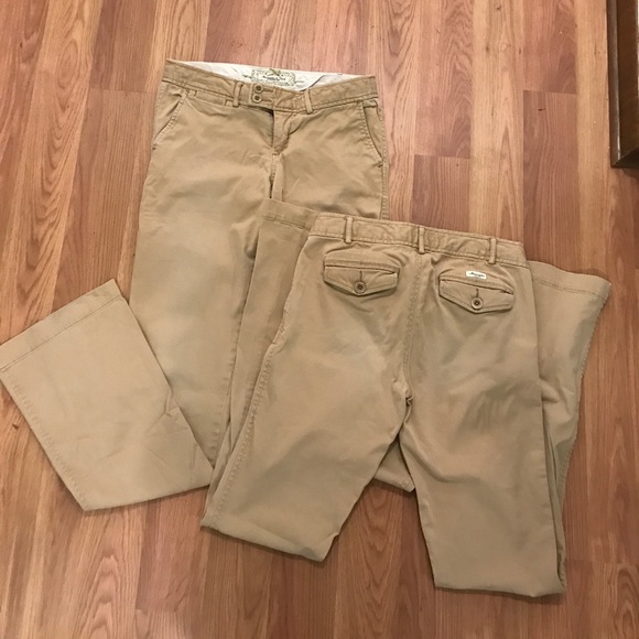 Two pairs of kakis - Picture 1 of 2