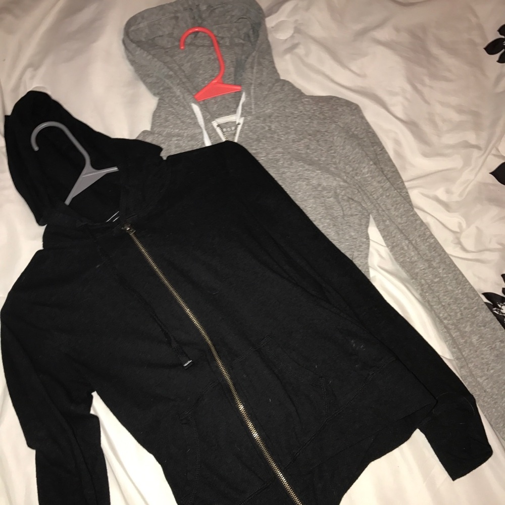 Aeropostale light weight Grey SWEATER