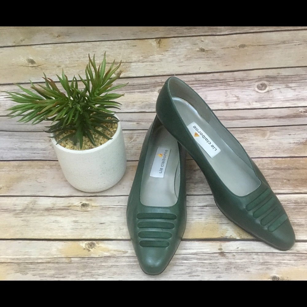 LIZ CLAIBORNE FLATS SIZE 8.5