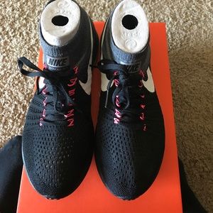 Women's Nike Zoom All Out Flyknit size 10