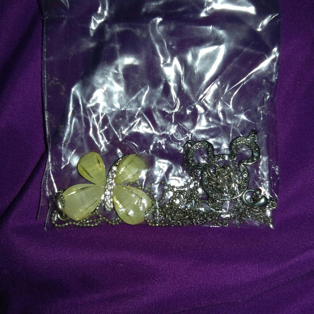 Assorted jewelry