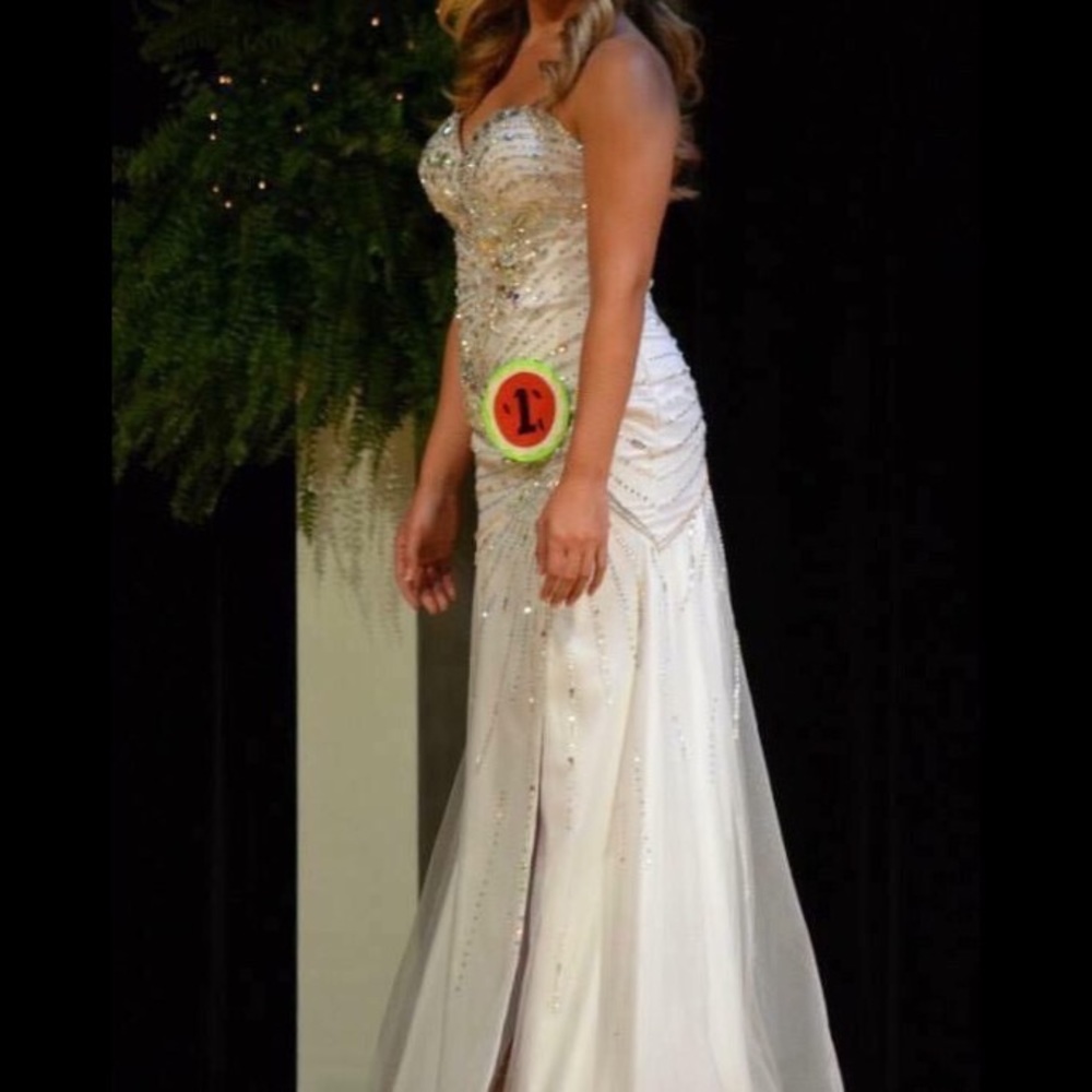 Beautiful pageant/wedding gown by Tony Bowls.