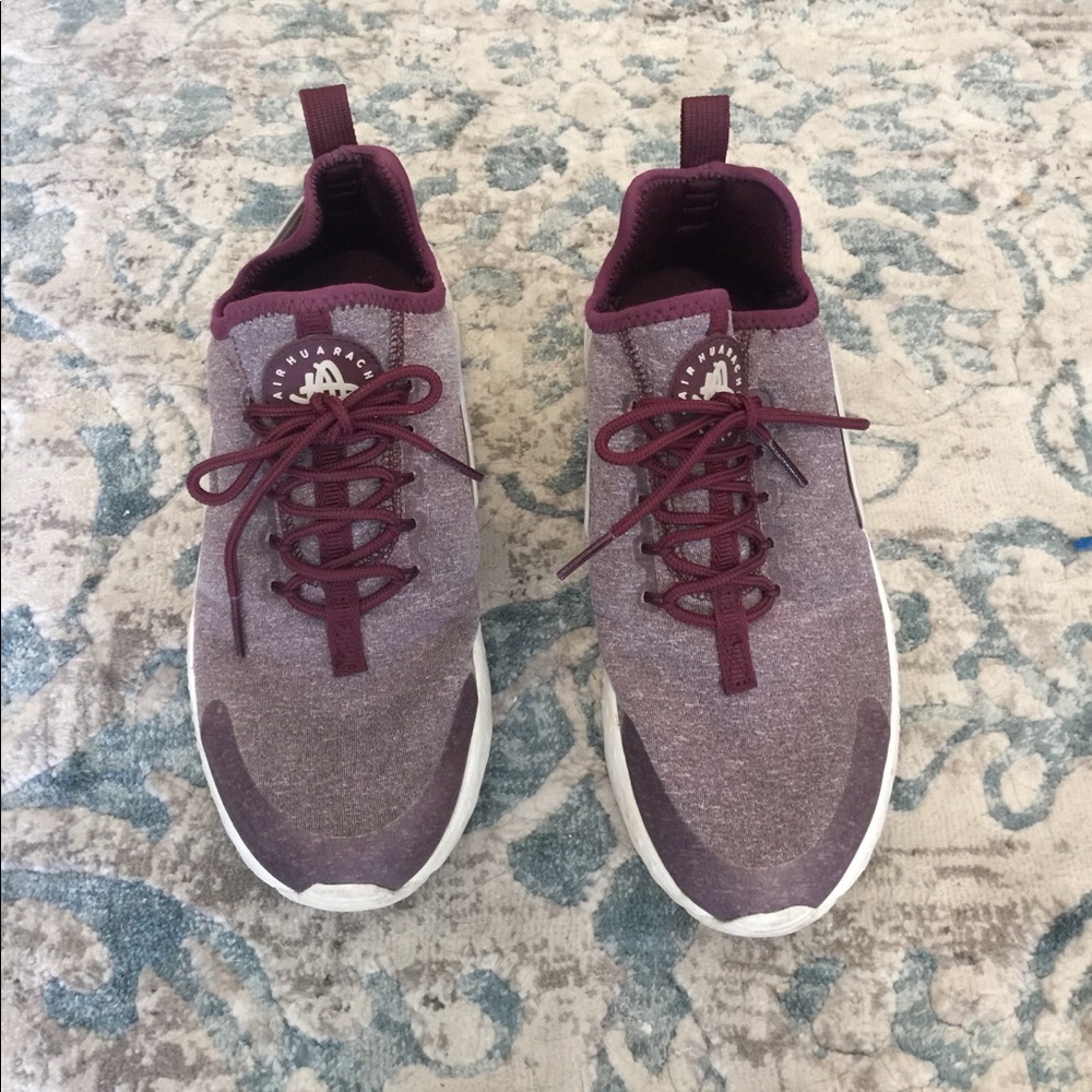 Women's Nike Huaraches size 7