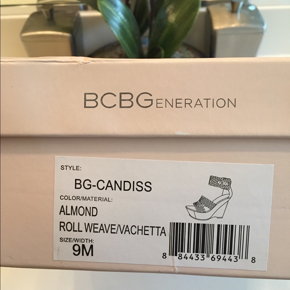 BCBG wedges - Picture 5 of 5