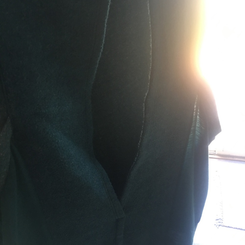 ALO Yoga Sweater Vest Pullover - Picture 5 of 7