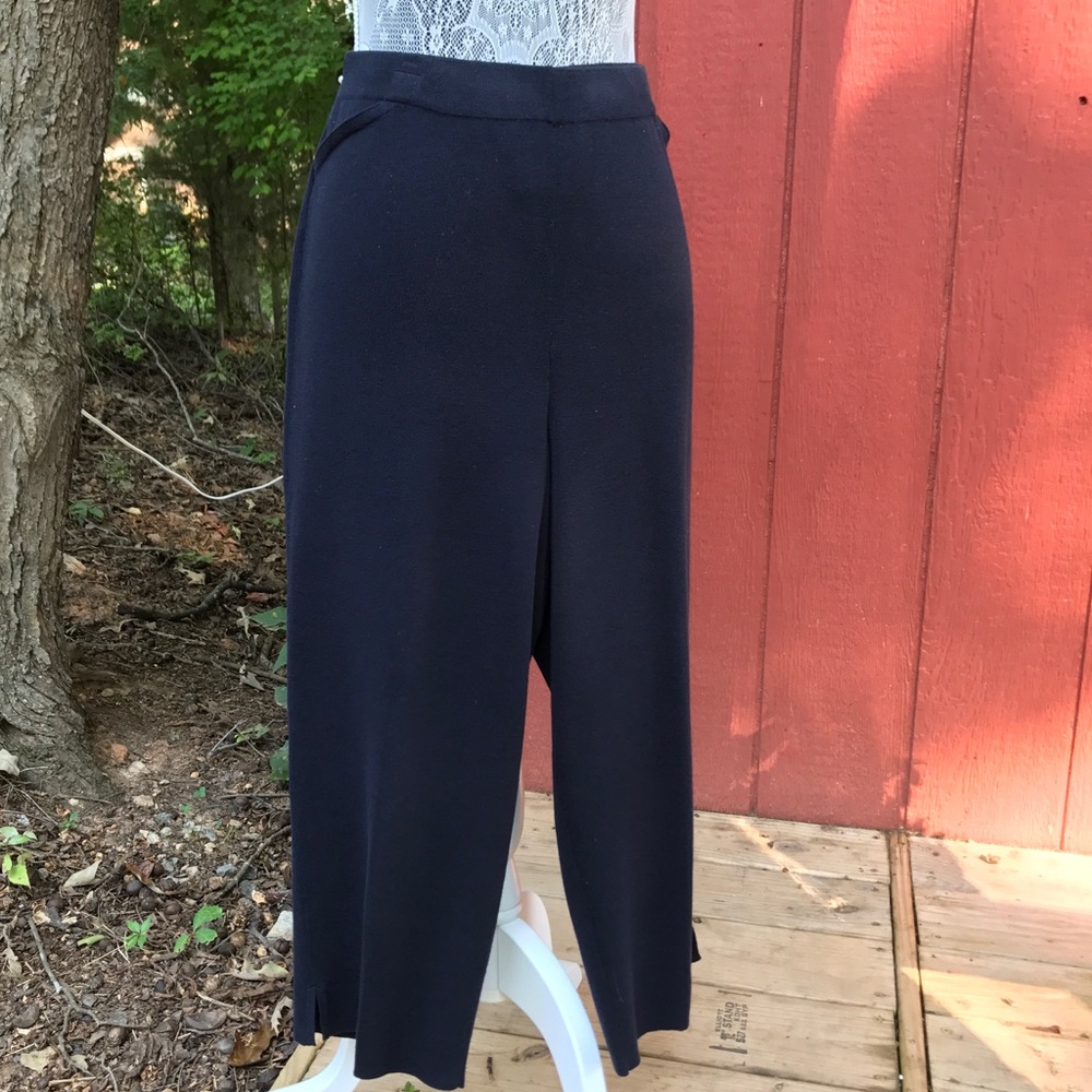 SOLD💰Navy knit cropped pants -  Talbots.