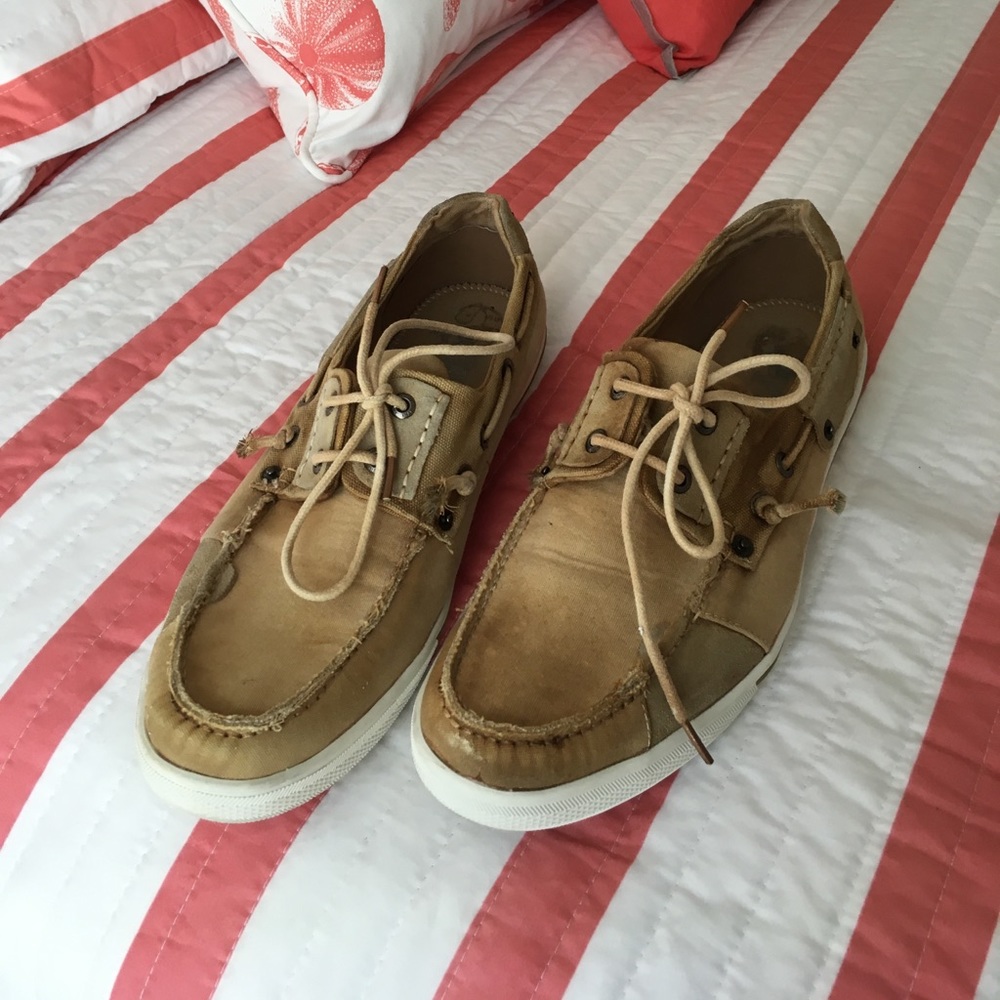 Men's distressed boat shoes size 12