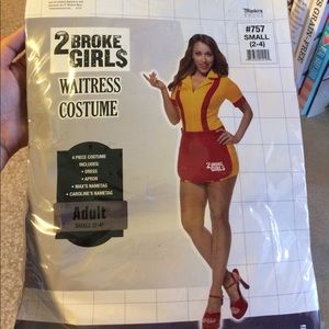 2 Broke Girls Halloween Costume