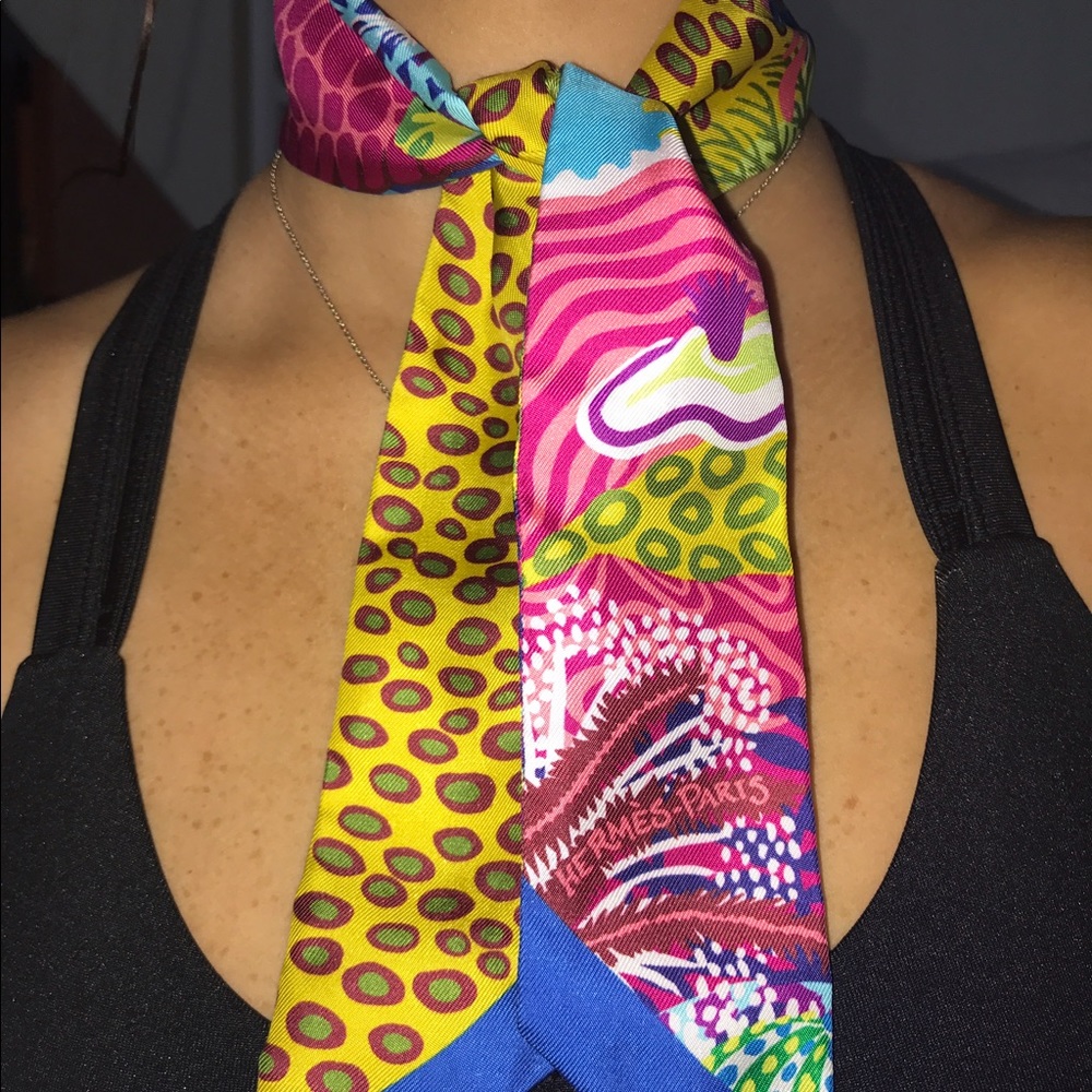Hermes Twilly scarf