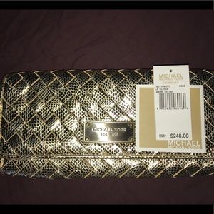 NWT Michael Kors Leather Newbury Clutch - Gold