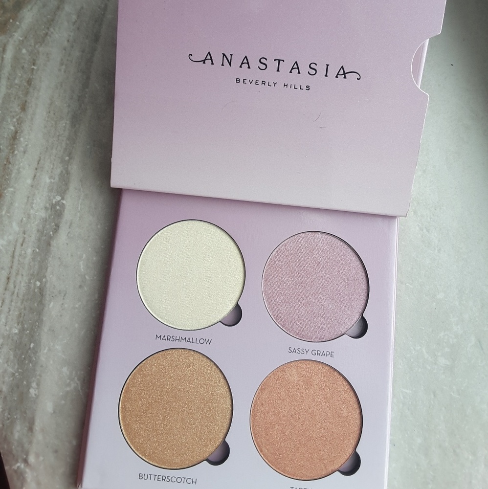 BNIB ABH Sweets Glow Kit highlighter LE