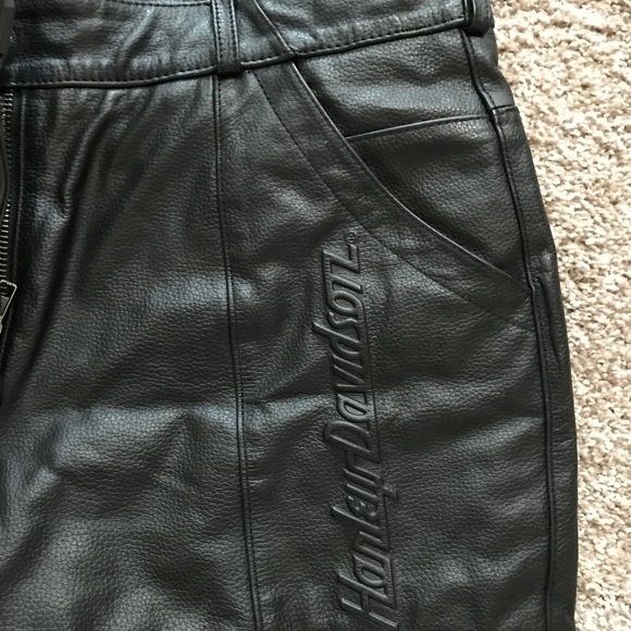 Beautiful Soft Black Leather Pants/Shorts - Picture 5 of 8