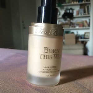 Too Faced Born This Way in Snow