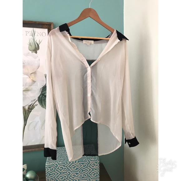 Olive & Oak Button Down Blouse -reduced- - Picture 1 of 2