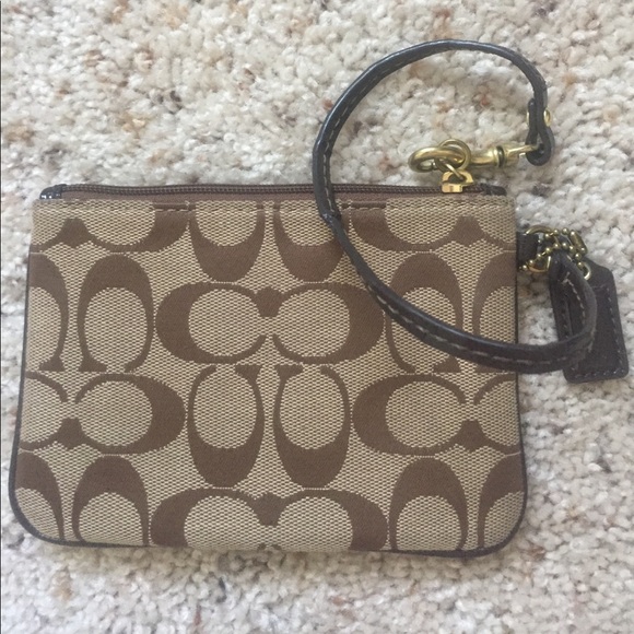 Coach wristlet - Picture 3 of 4