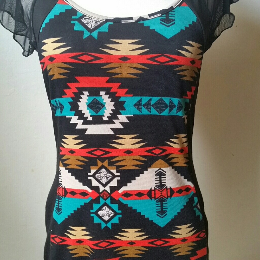 Tribal dress with mesh sleeves - Picture 2 of 7