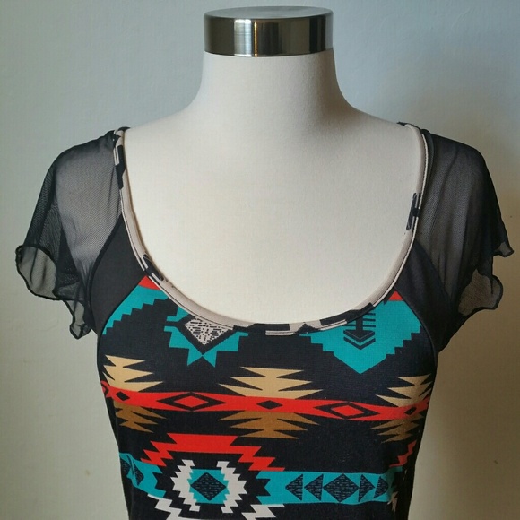 Tribal dress with mesh sleeves - Picture 3 of 7
