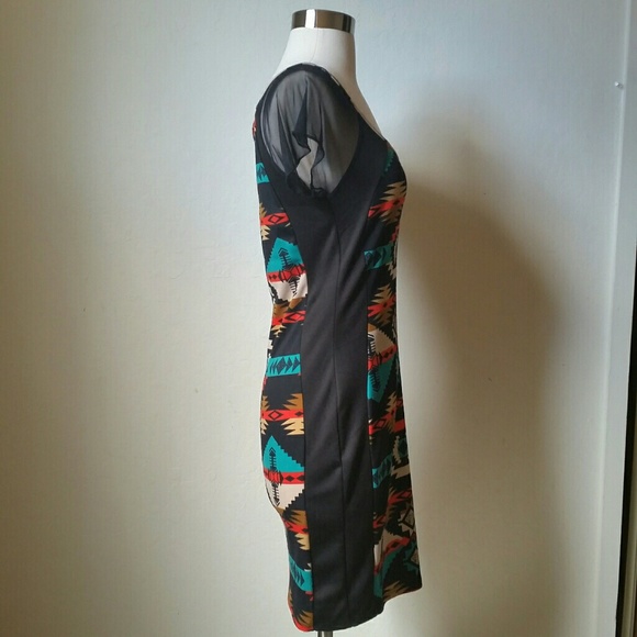Tribal dress with mesh sleeves - Picture 6 of 7