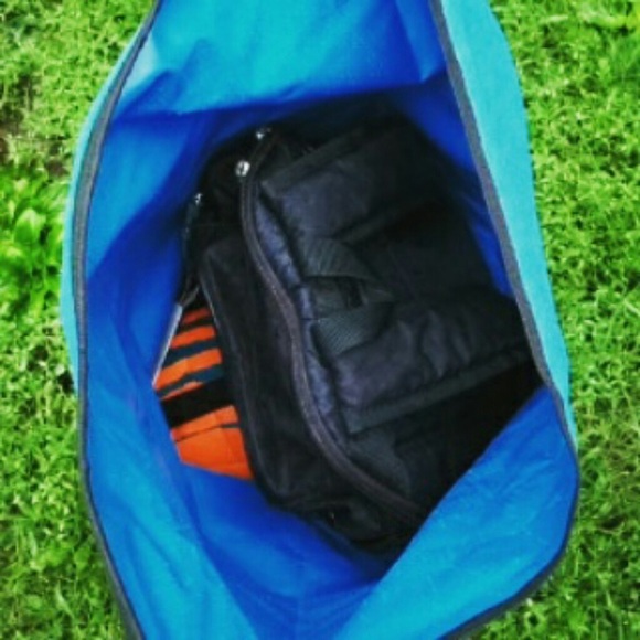 💦 Waterproof Sports Bag 💦 - Picture 2 of 3