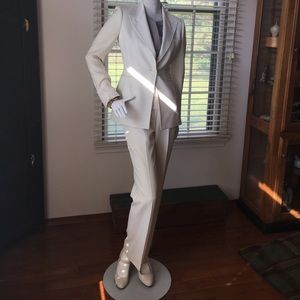 Beautiful Anne Klein Belted Trouser Suit 2