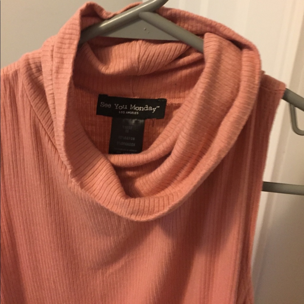 Pink top - Picture 3 of 4