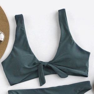 NEVER WORN Bow tie scoop back bikini set