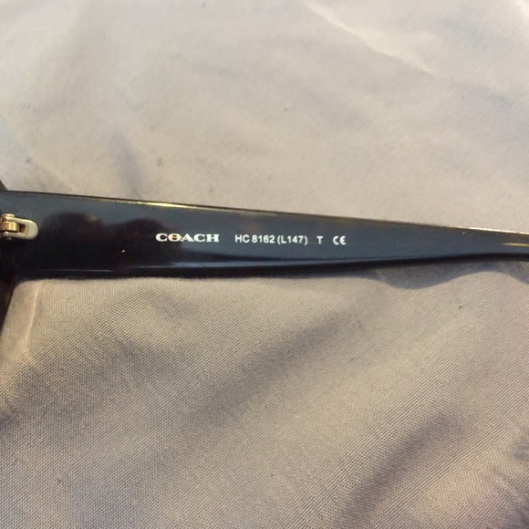 Coach sunglasses - Picture 3 of 5