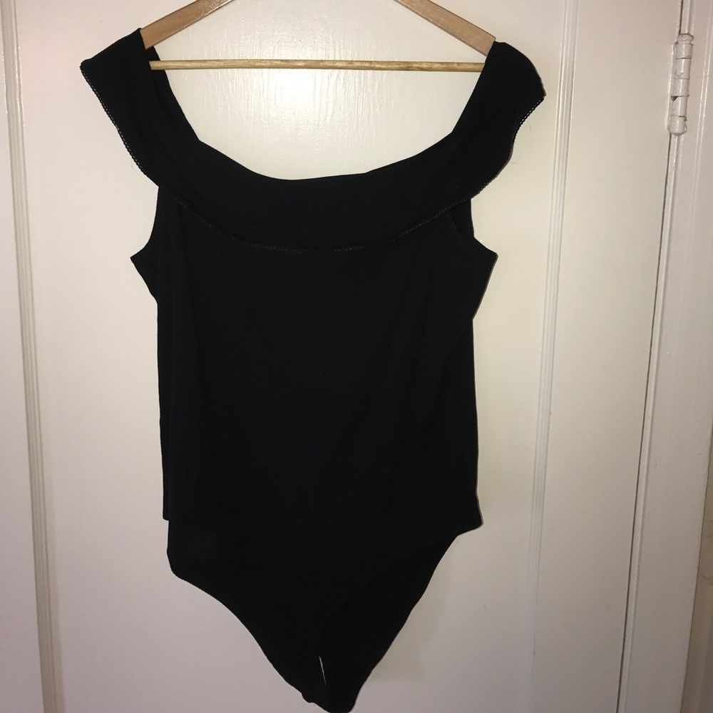 NWT whowhatwear ribbed off the shoulder bodysuit