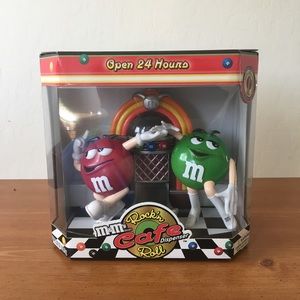 M&M Cafe Dispenser
