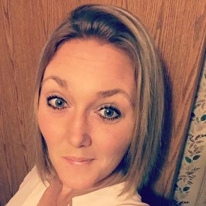 Meet your Posher, Lyria