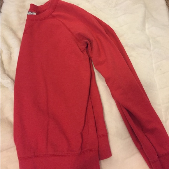 Red pullover - Picture 3 of 3
