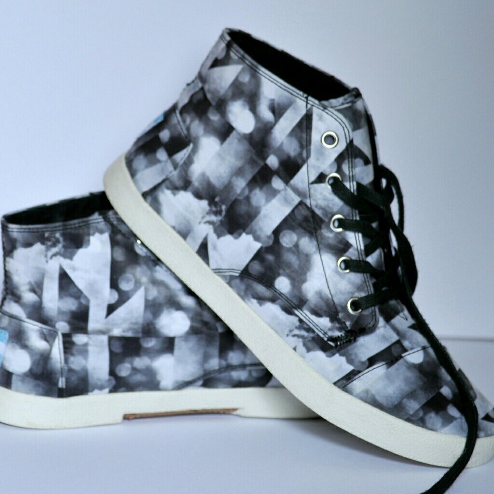 Toms