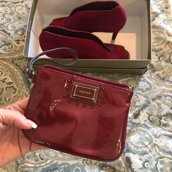 Heels - Picture 2 of 3