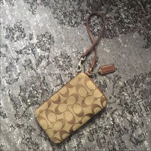 Coach wristlet Coach wristlet