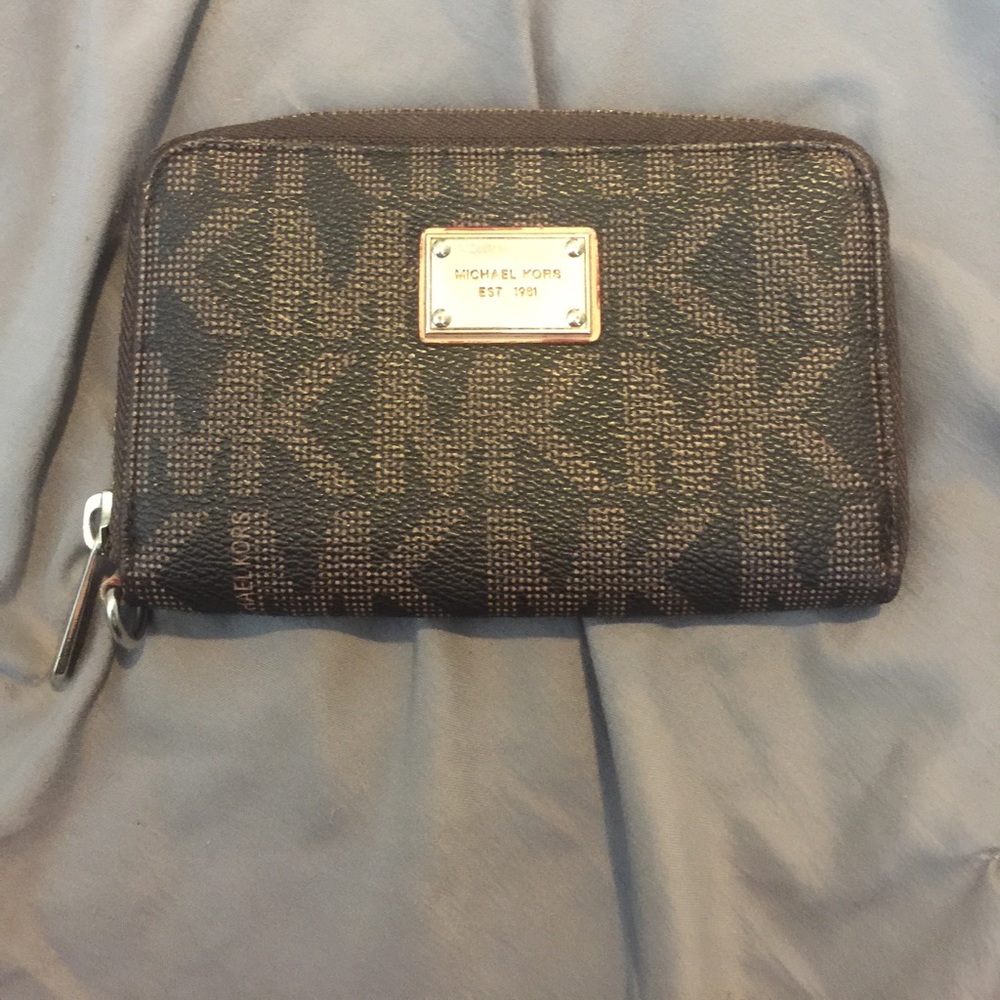 Michael kors wallet