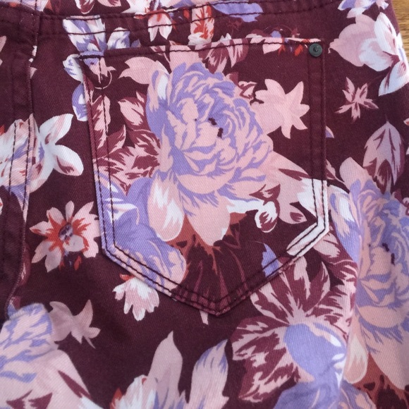 Floral Print Skinny Jeans - Picture 4 of 4