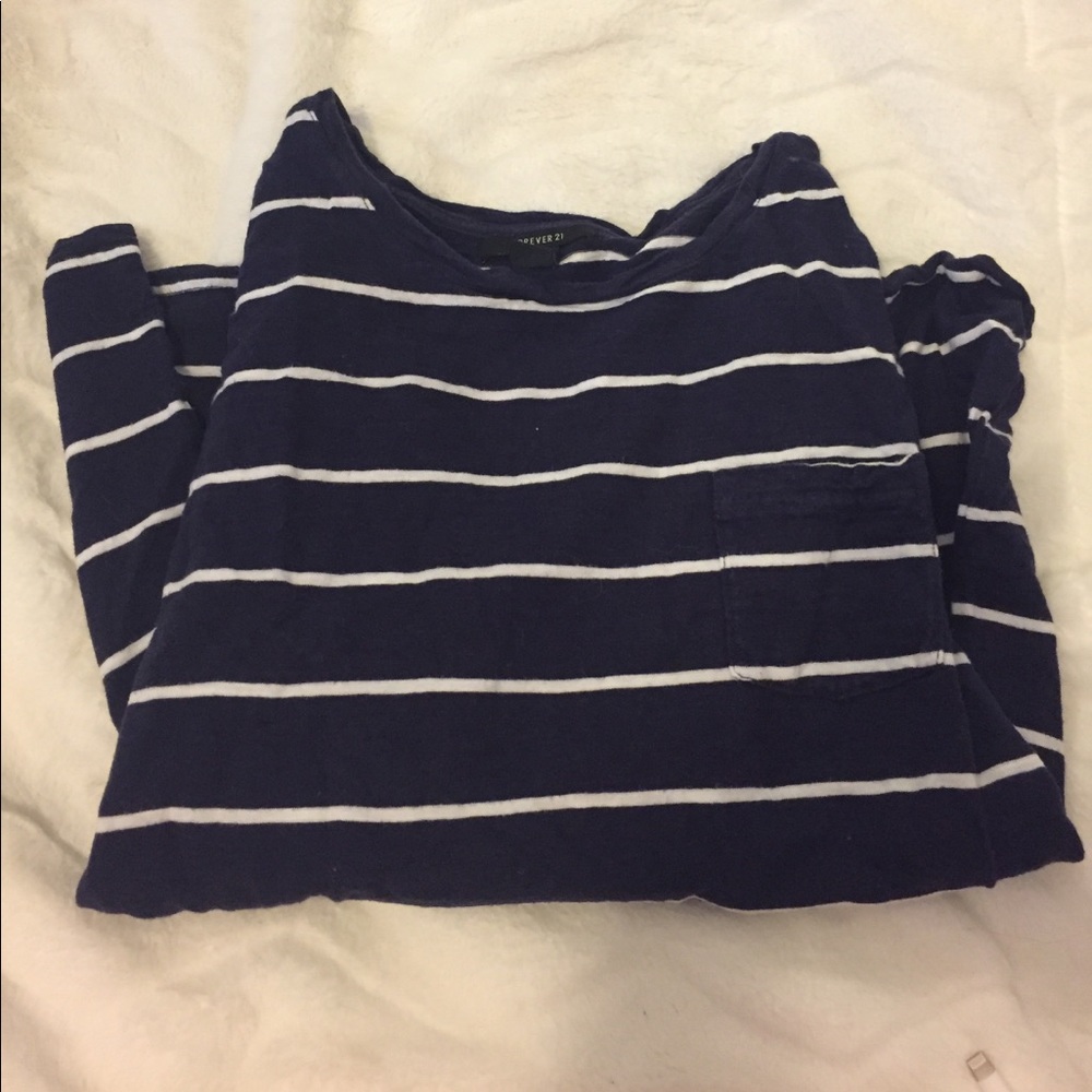 Navy stiriped quarter sleeve shirt