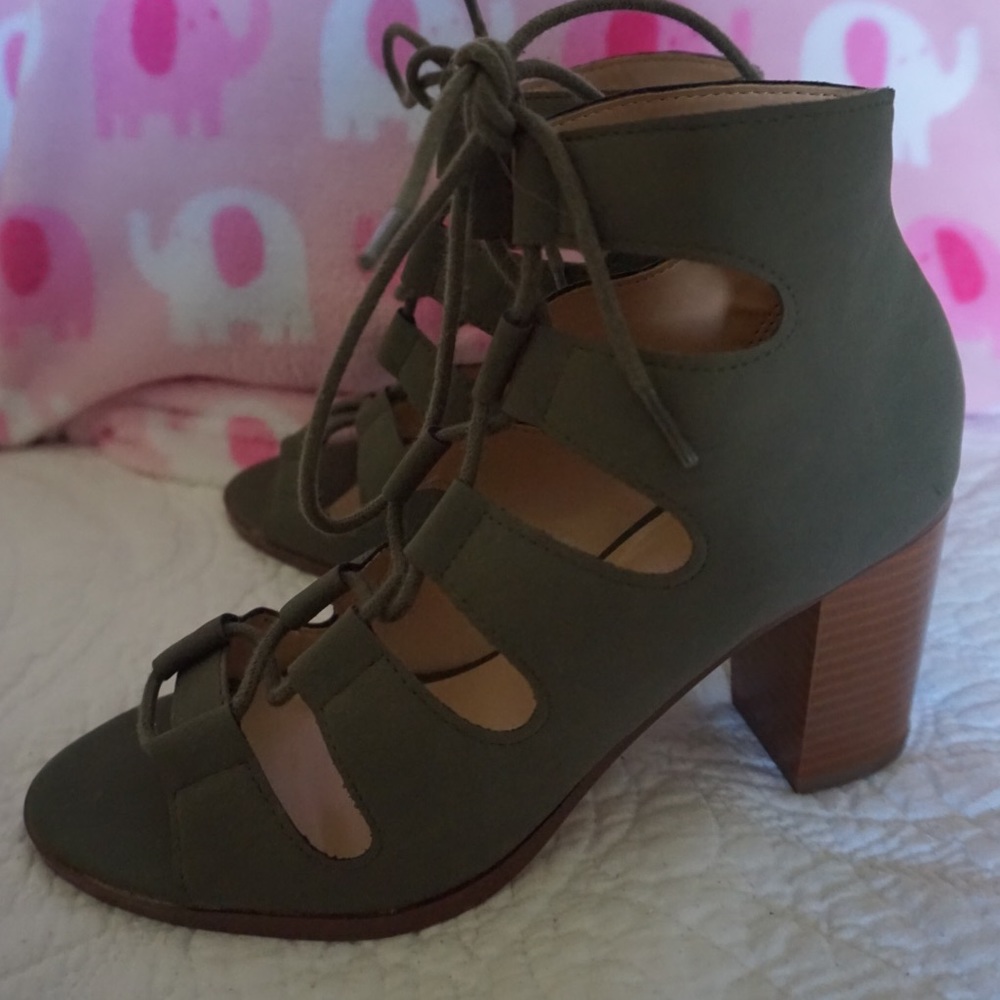 Lace Up Chunky Heel Sandals