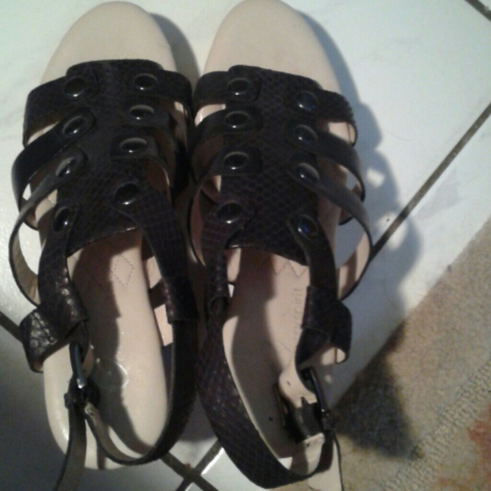 SALE! Easy spirit leather upper wedges like new and very comfortable