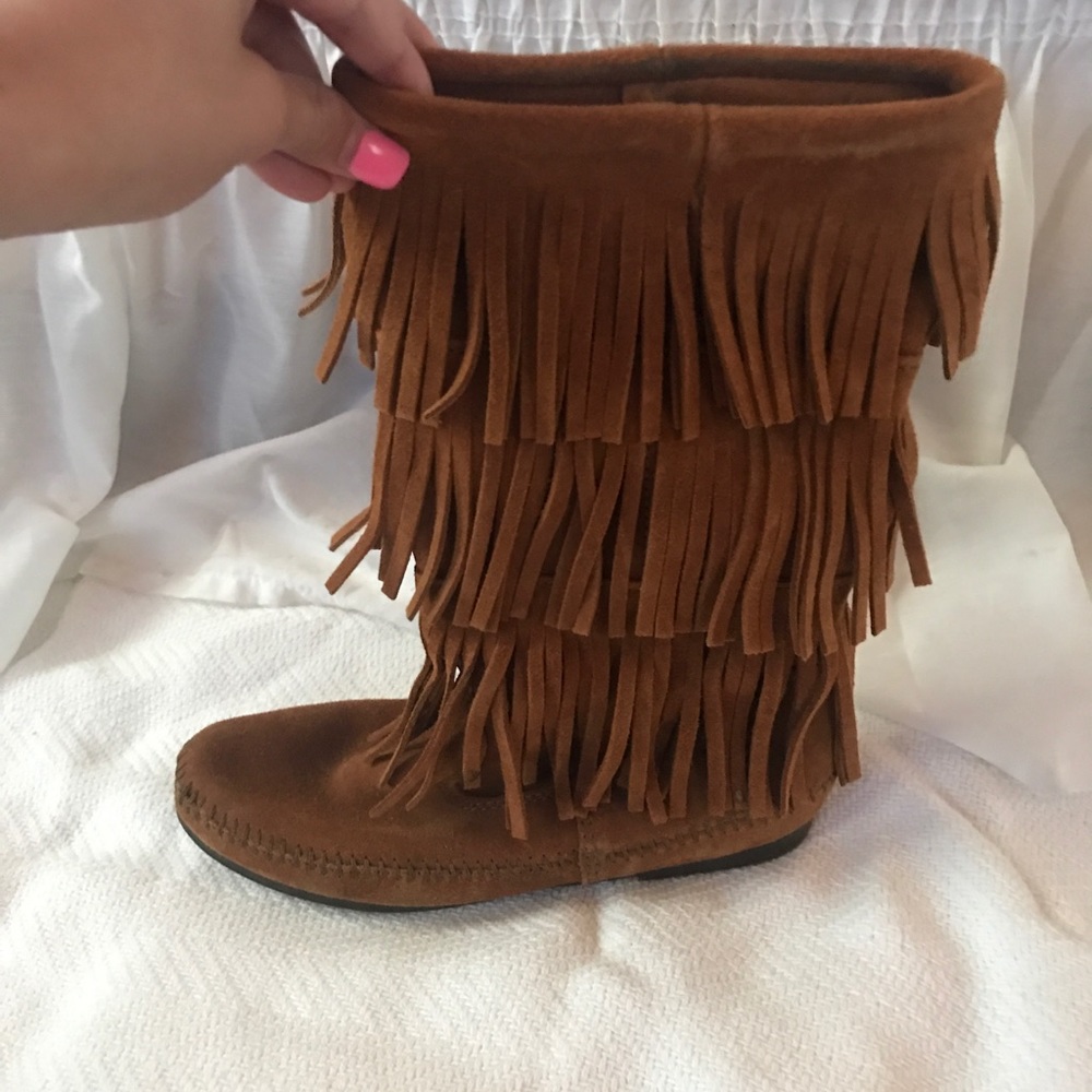 Minnetonka fringe boots