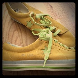 Yellow One Star's. Men's 10. Ladies 11-11.5.