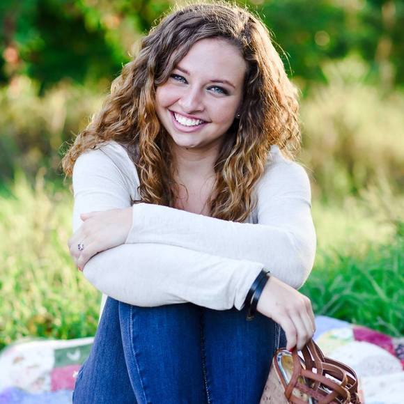 Meet your Posher, Quinn - Picture 1 of 1