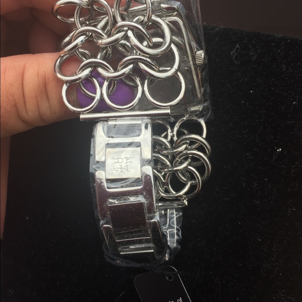 Sold - Picture 4 of 6