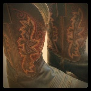 Double H leather cowboy/girl boots made in Mexico.