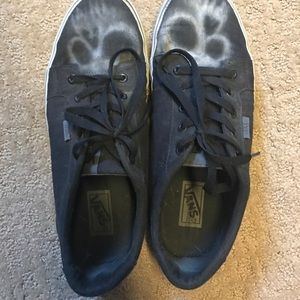 Black airbrush skull Vans! Black airbrush skull Vans!