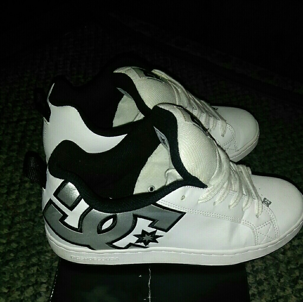 Dc shoes