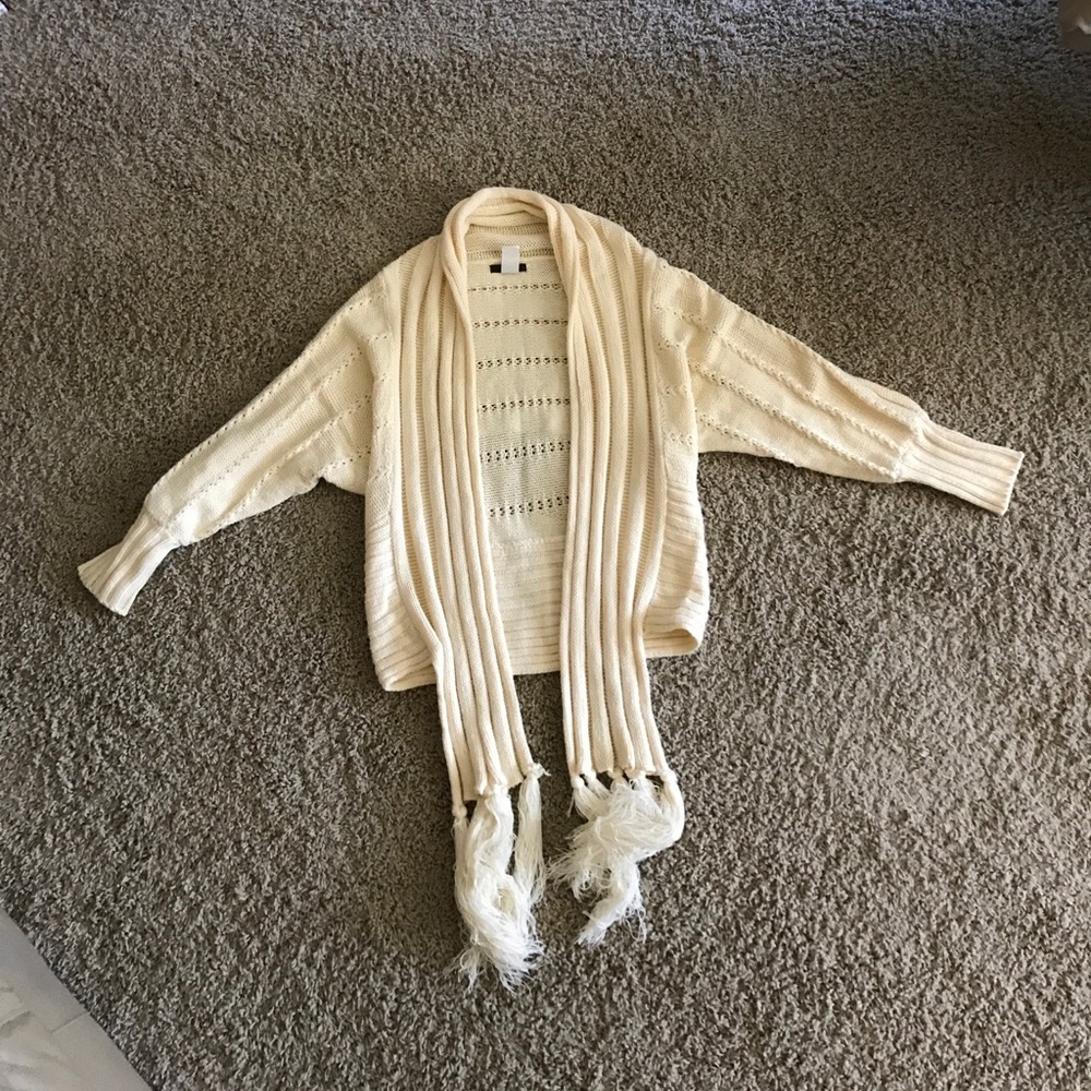 Cute casual fringe cardigan!