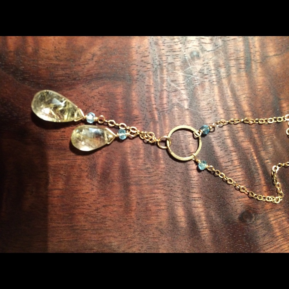 Dainty necklace semi precious stones