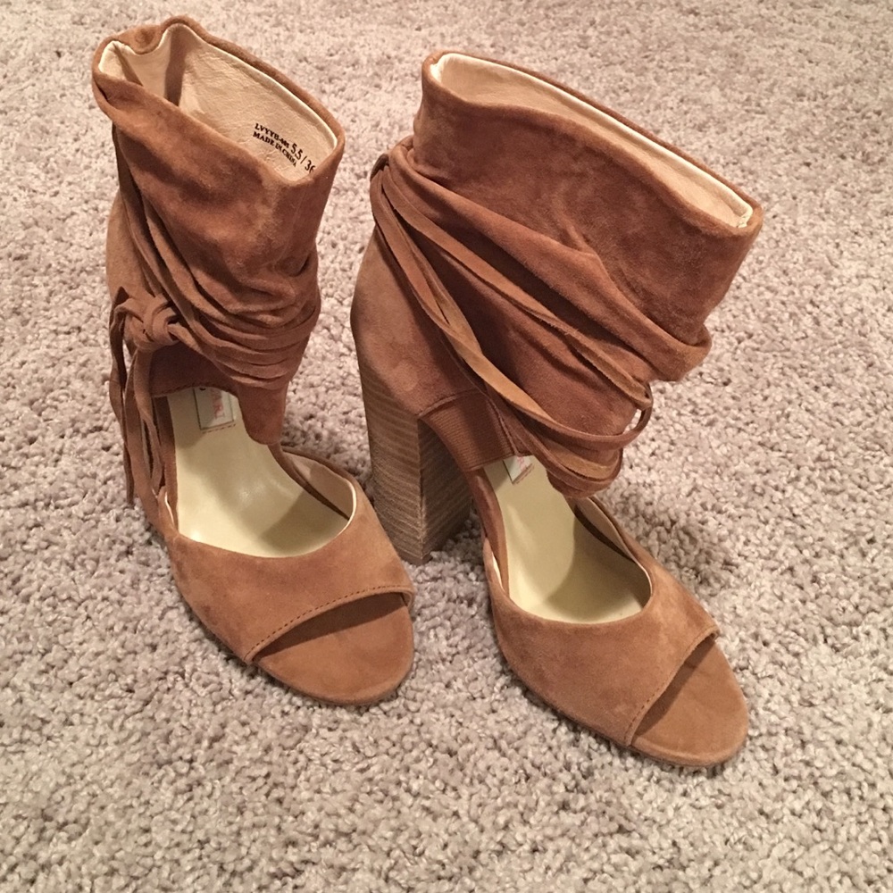 Chinese Laundry Kristin Cavallari: Leigh Sandals