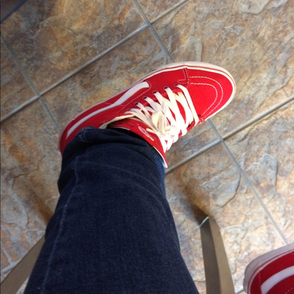 Red vans - Picture 4 of 5